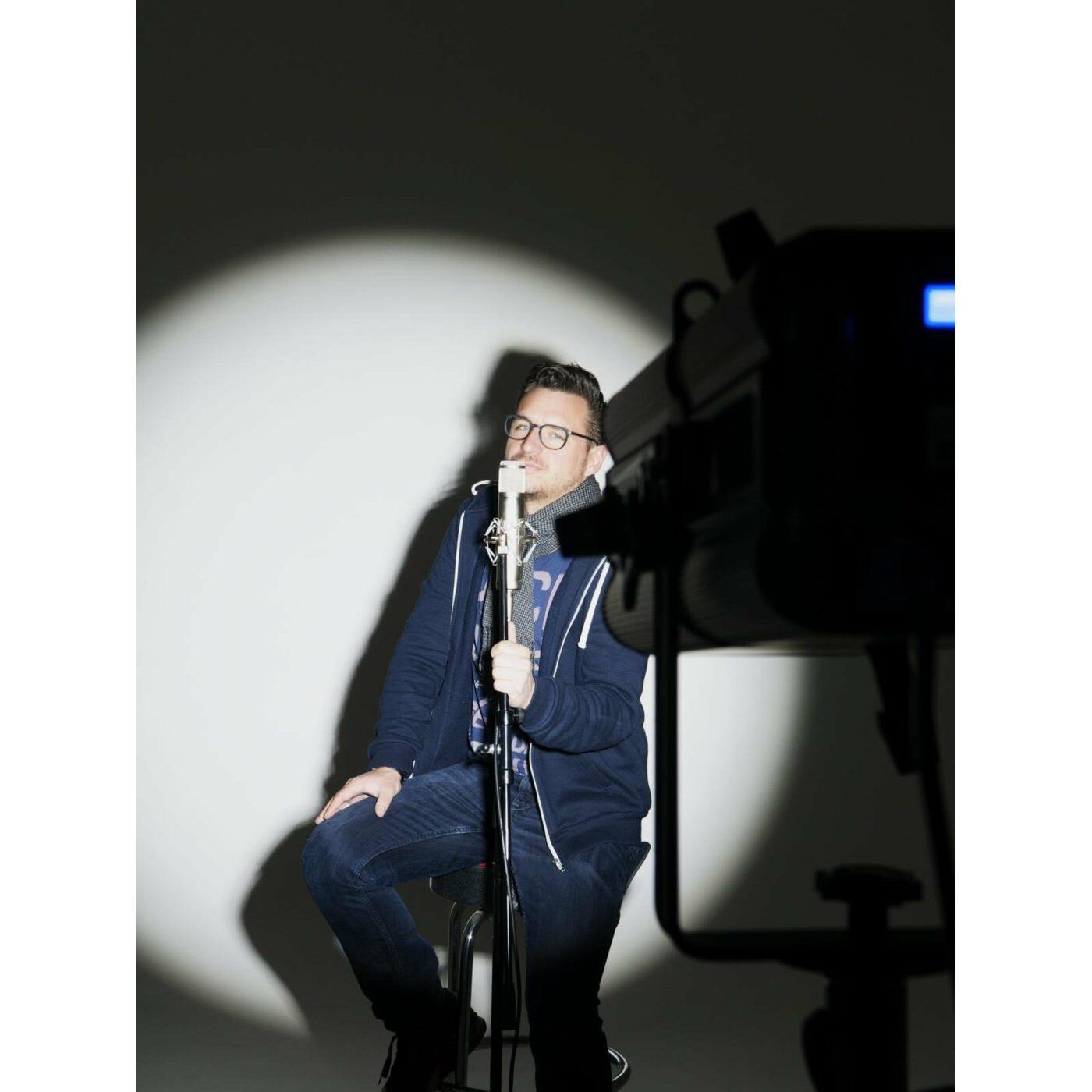 EUROLITE LED PFE-100 RGBW Profile Spot - Image 4